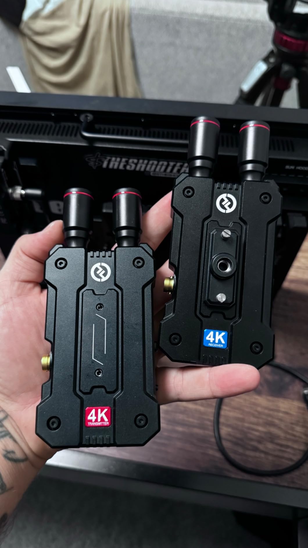 Hollyland Mars 4K Wireless Transmitter Receiver 5G SDI HDMI Video Transmission System, 4Kp30/1080p60, Support 23.98/29.97/59.94 FPS SDI Out, 450FT Los Range 66ms Latency, 4 App Monitoring (1TX+1RX) customer photo 1