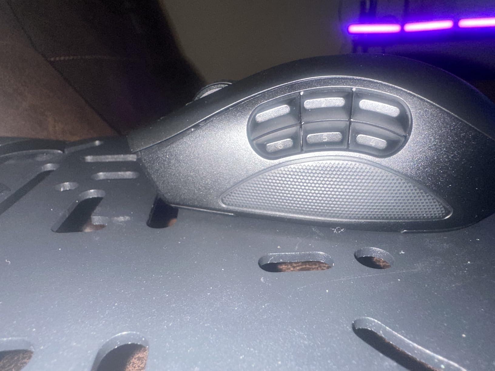 Razer Naga V2 Pro Wireless MMO Gaming Mouse, 300 Hr Battery, Black customer photo 2
