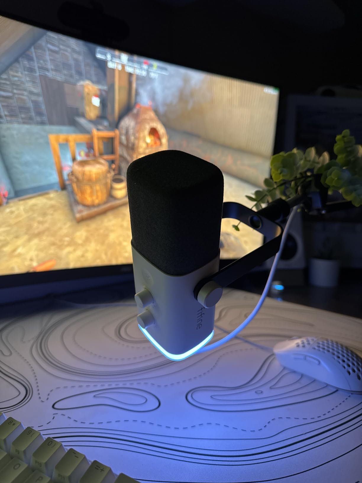 FIFINE AmpliGame AM8 USB/XLR Dynamic Microphone for Gaming Streaming customer photo 2