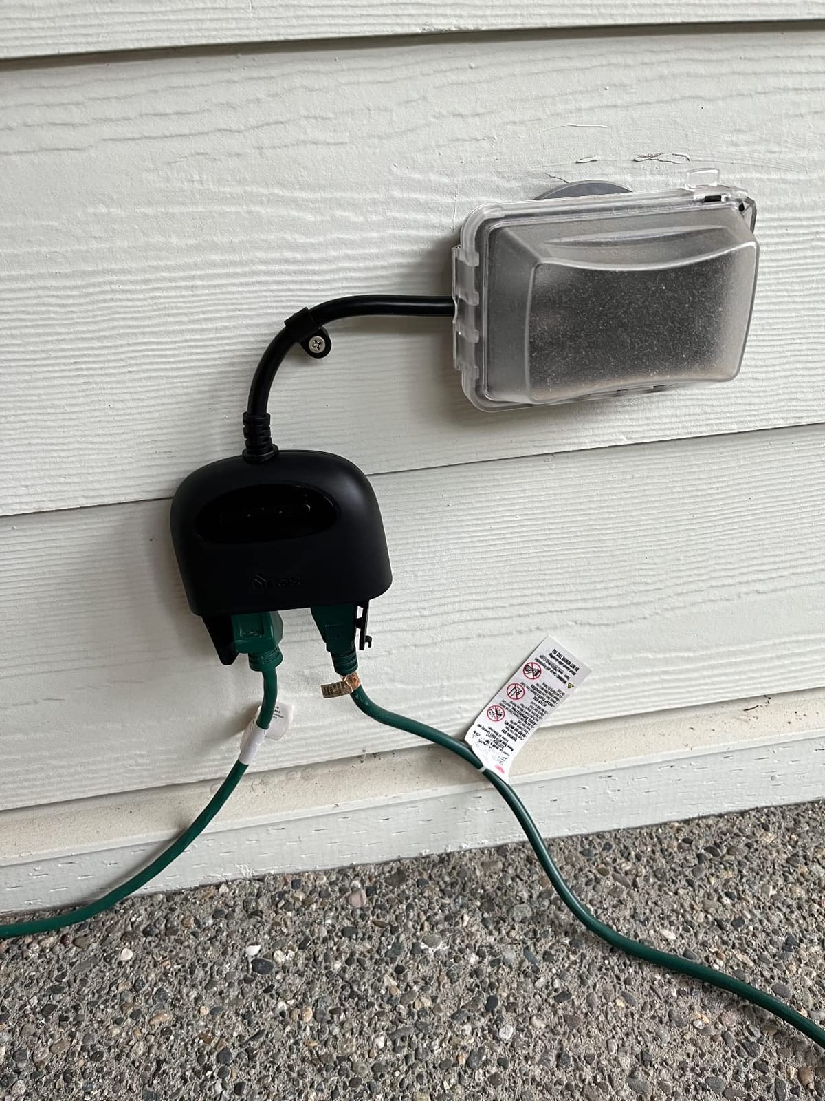 Kasa Apple HomeKit Outdoor Smart Plug, EP40A, 2 Sockets, No Hub Required customer photo 1