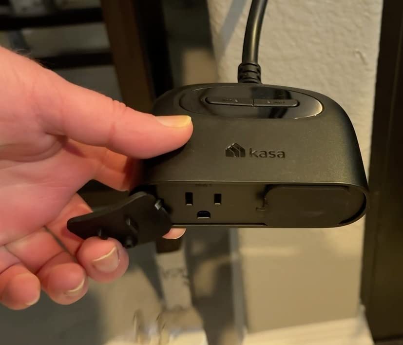Kasa Apple HomeKit Outdoor Smart Plug, EP40A, 2 Sockets, No Hub Required customer photo 2