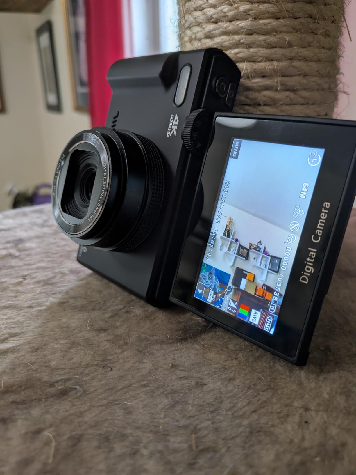 VJIANGER 4K Digital Camera, Vlogging Camera with 180° Flip Screen customer photo 1