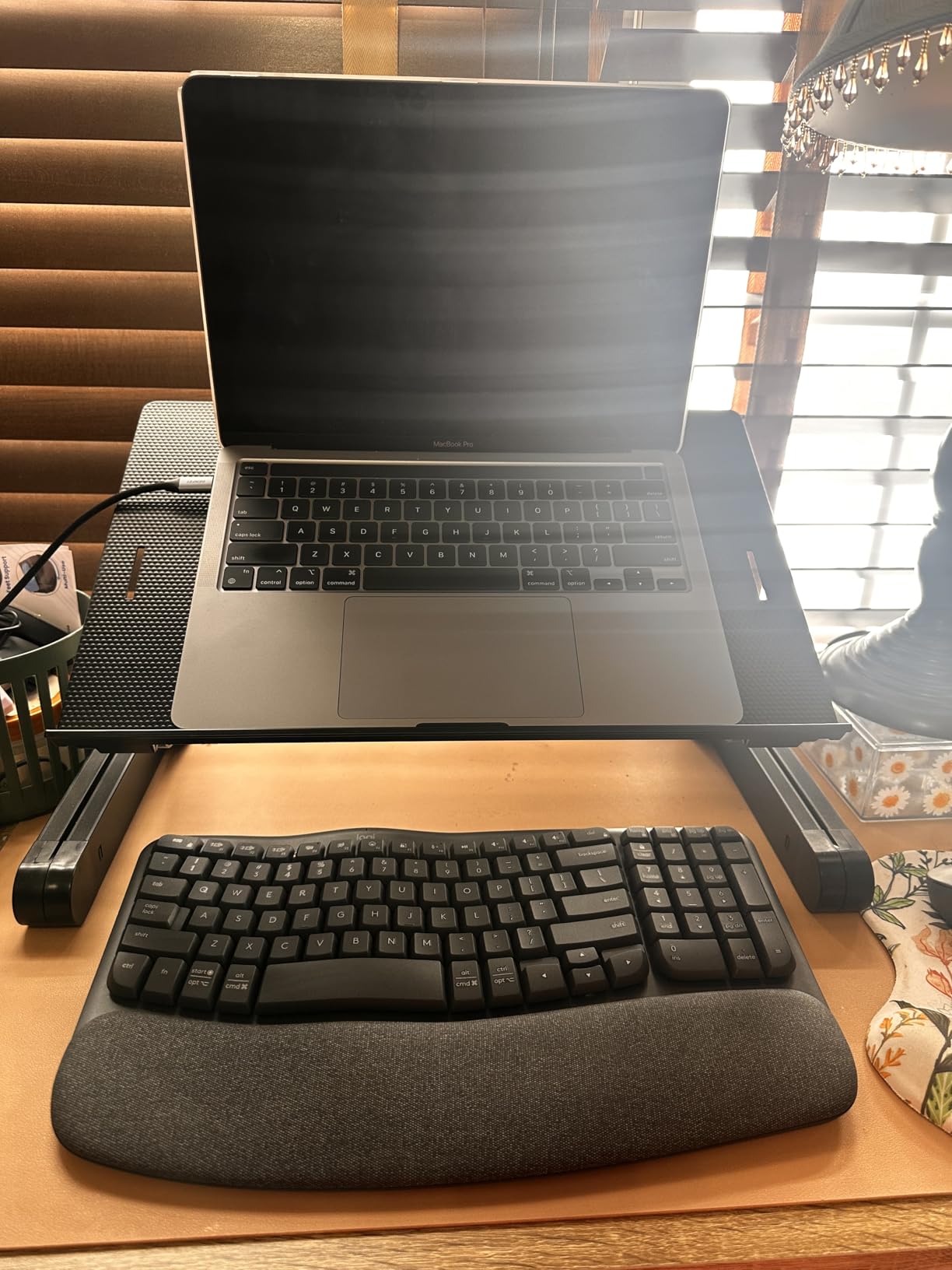 Logitech Wave Keys MK670 Wireless Ergonomic Keyboard Mouse Combo - Graphite customer photo 1