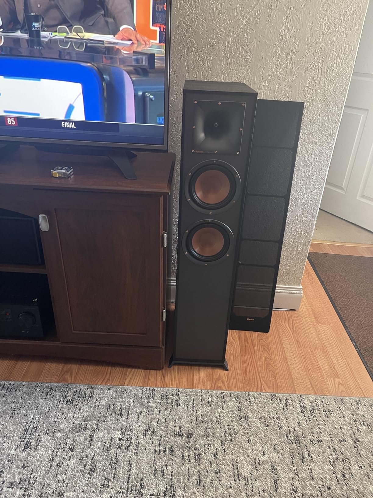 Klipsch Reference R-620F Floorstanding Speaker, Black Textured Wood Grain Vinyl, Pair customer photo 1