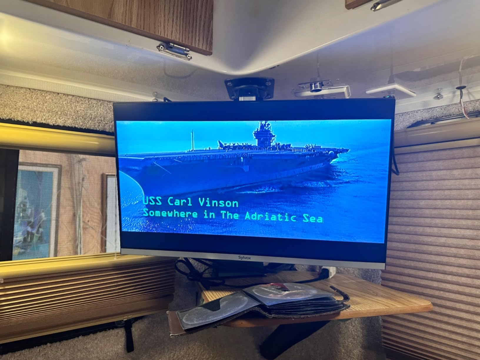 SYLVOX 24 Inch TV 12 Volt Smart TV FHD 1080P Digital Video Disc Player Built-in ARC CEC WiFi Wireless Connection Support, Suitable for RV Camper Kitchen Bedroom Boat(Limo Series),Black customer photo 2