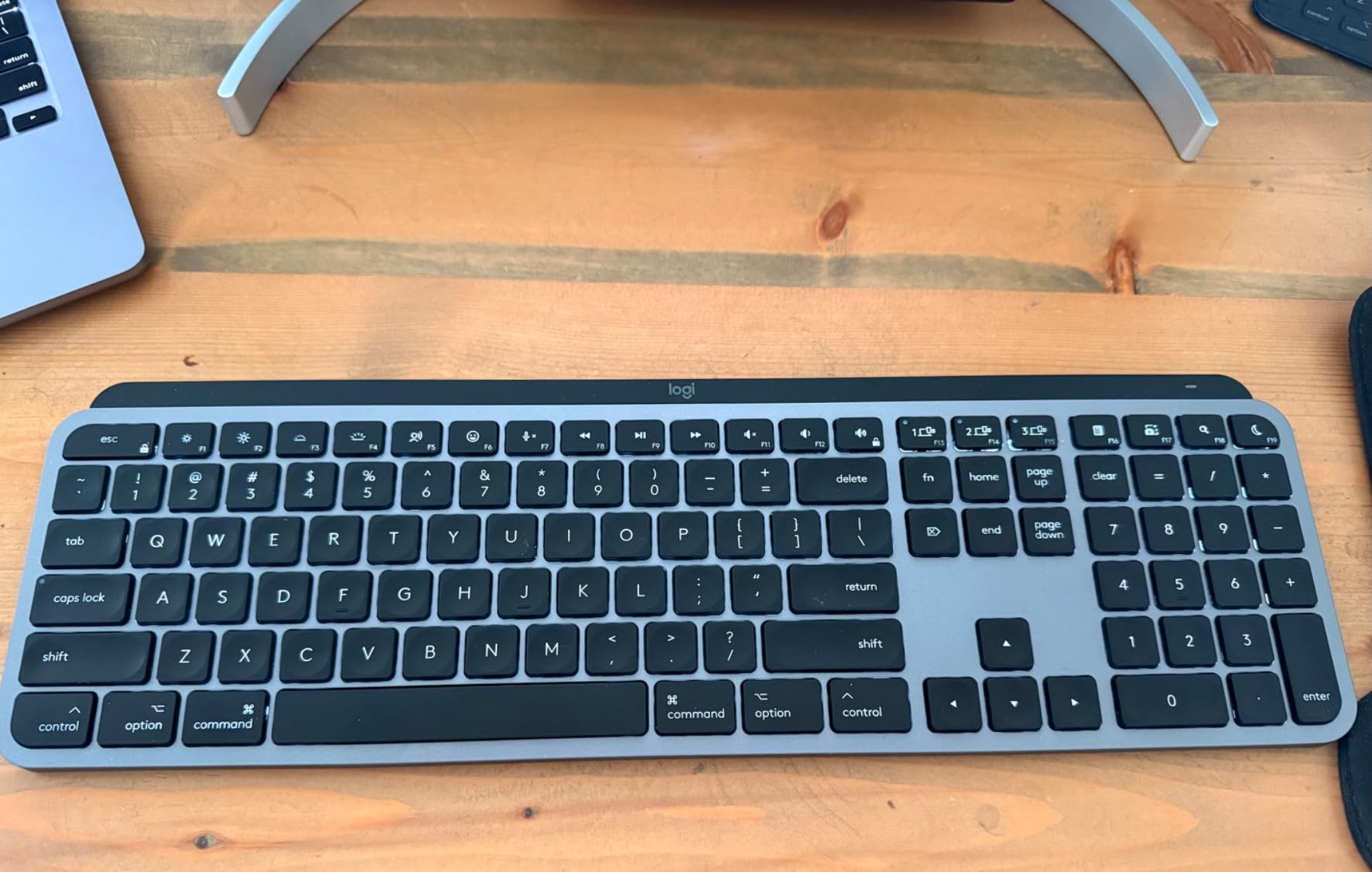 Logitech MX Keys S Mac Wireless Keyboard Fluid Precise - Space Grey customer photo 2