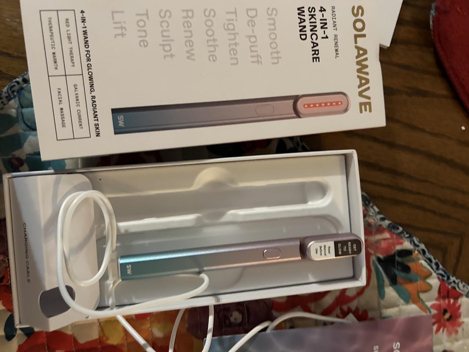Solawave 4-in-1 Red Light Therapy Wand for Face & Neck (Rose Gold) customer photo 1