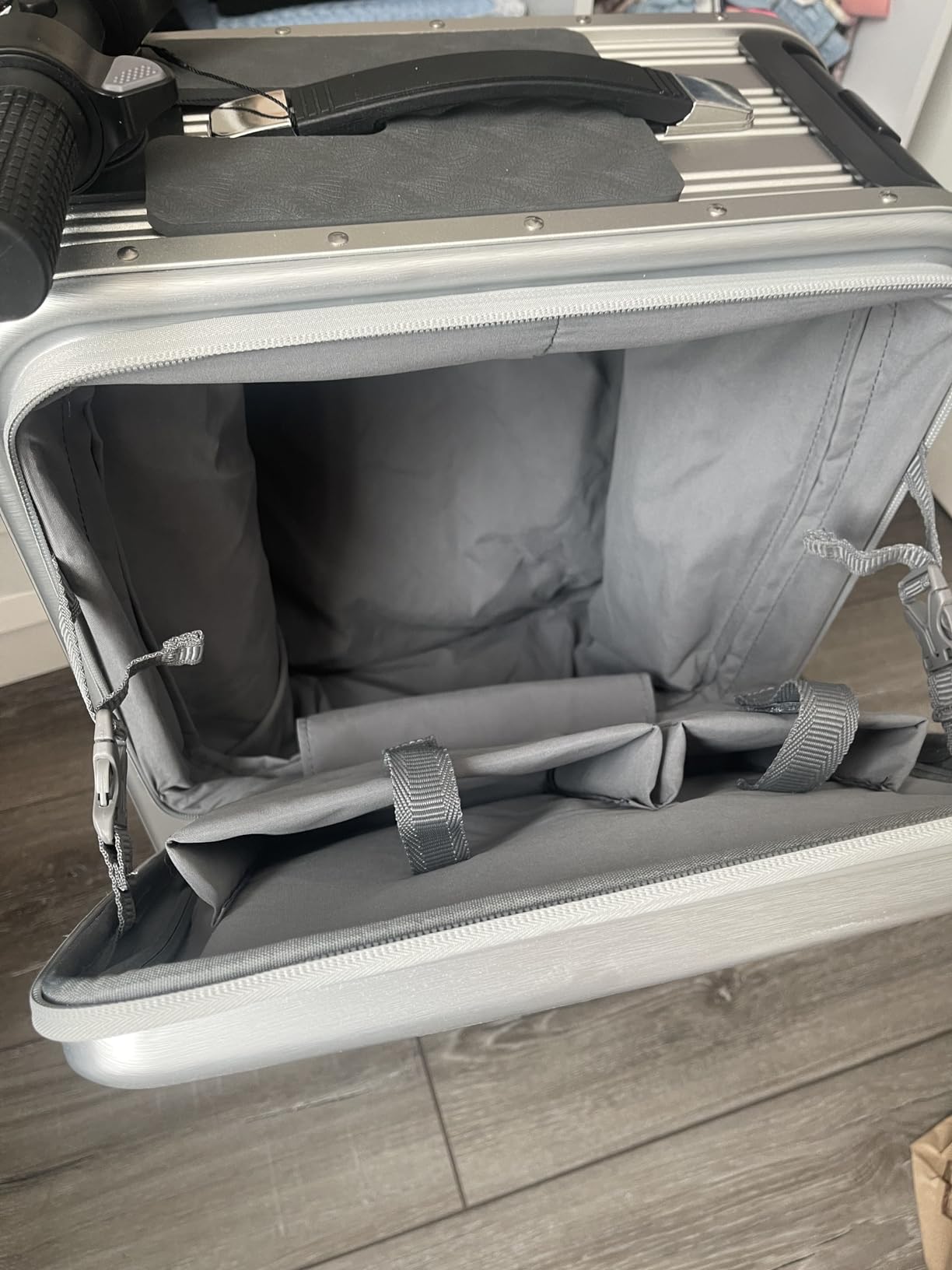 Airwheel SE3miniT 20 Inch Electrical Riding On Suitcases Luggage Scooters Carry On Smart Luggage (silver) customer photo 1
