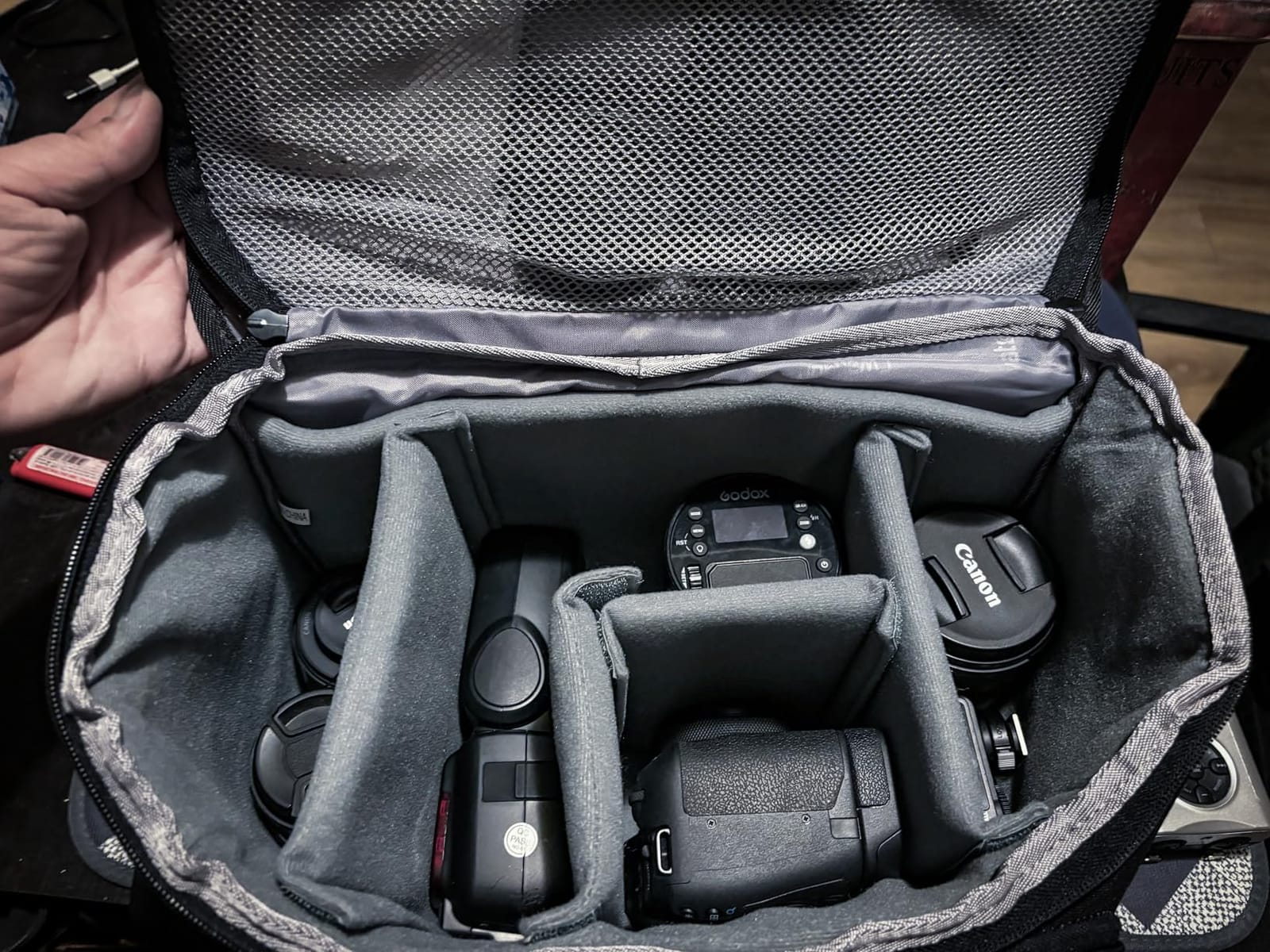 Cwatcun Compact Camera Sling Bag, Crossbody Case for DSLR/Mirrorless customer photo 1