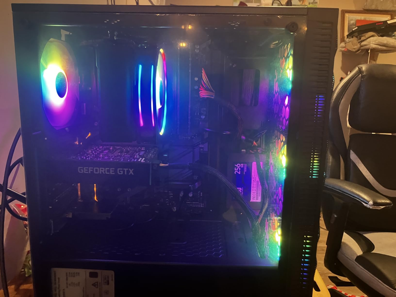 MOROVOL PC Case Pre-Install 4 RGB Fans, ATX Gaming Computer Case with Diamond-Shaped Mesh Front & Tempered Glass Side Panel, USB 3.0 Airflow Mid Tower case,621 customer photo 1