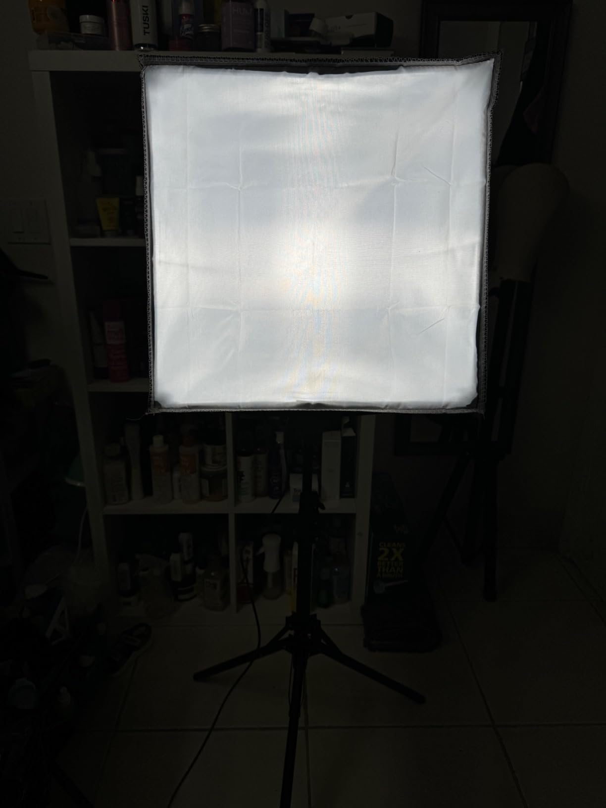 Softbox Lighting Kit, NiceVeedi 2-Pack 16'' x 16'' Softbox Photography Lighting Kit with 63” Tripod Stand & 5400K 450W Equivalent LED Bulb, Continuous Lighting for Photography/Video Record customer photo 2