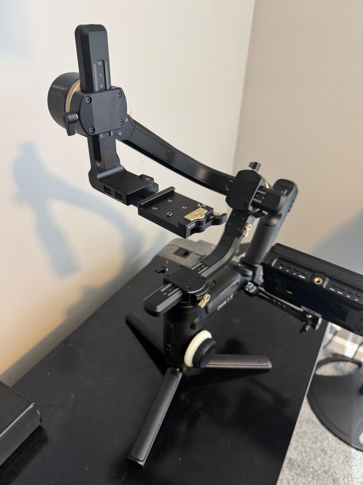ZHIYUN Crane 4, 3-Axis Gimbal Stabilizer for DSLR and Mirrorless Camera, Nikon Sony Panasonic Canon Fujifilm BMPCC 6K, Fill Light, PD Fast Charge | for Nikon Sony Panasonic Canon Fujifilm BMPCC 6K, Fill Light, PD Fast Charge customer photo 1