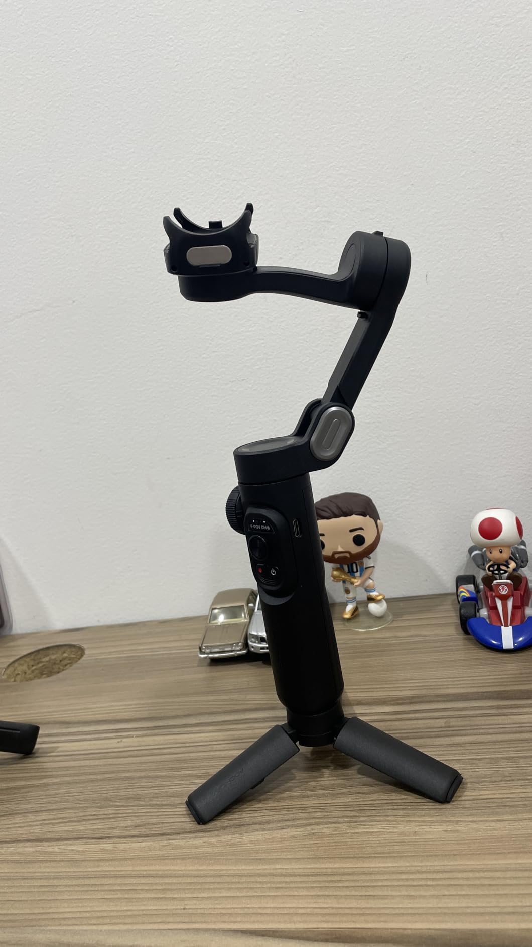 AOCHUAN Smart XE 3-Axis Phone Gimbal Stabilizer for iPhone | Foldable handheld smartphone gimbal w/focus wheel, TikTok, YouTube vlog, video creation, compatible with iPhone&Android customer photo 2