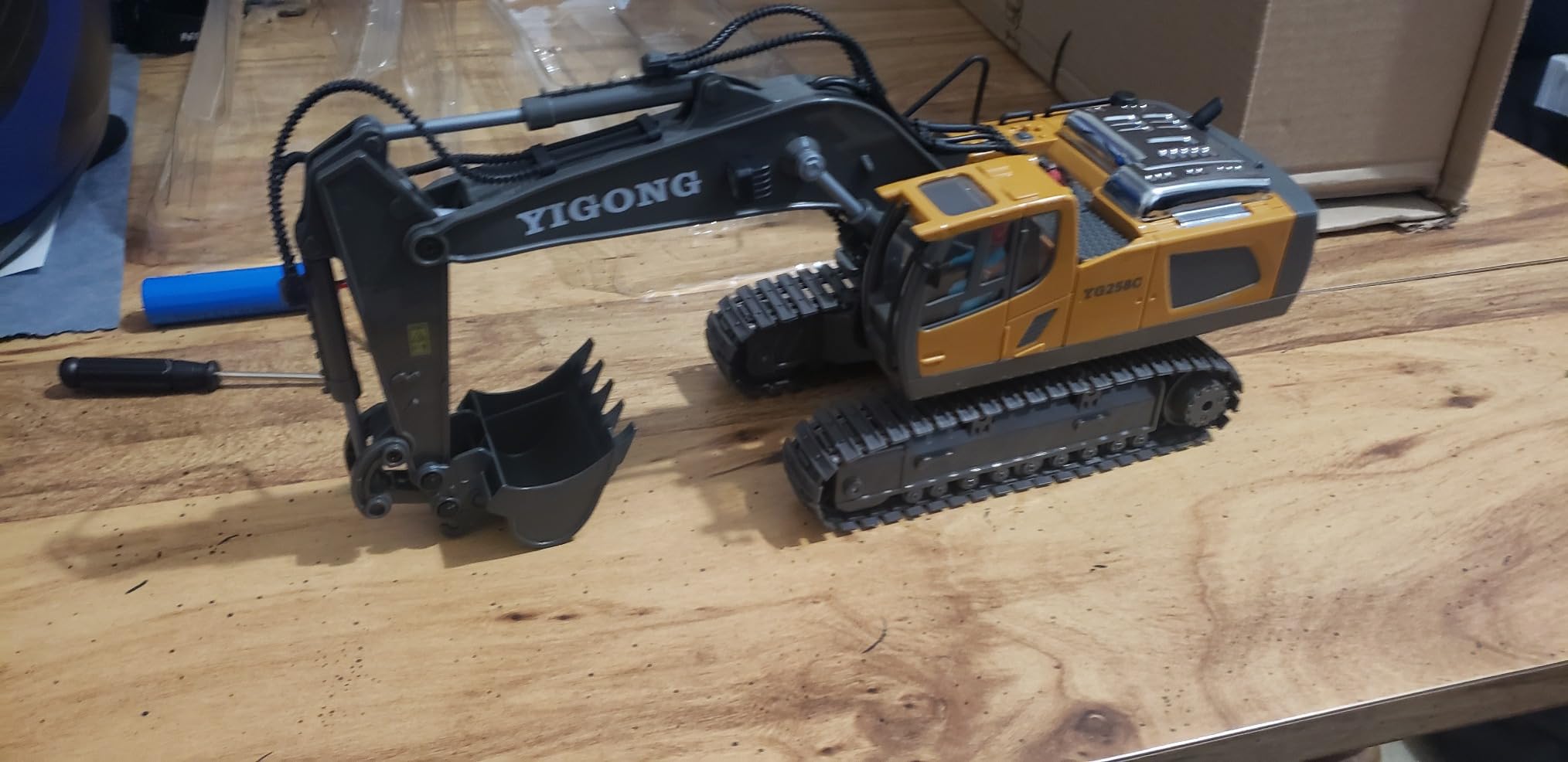 Remote Control Excavator Toys, 11 Channel 1:20 RC Construction Truck customer photo 2