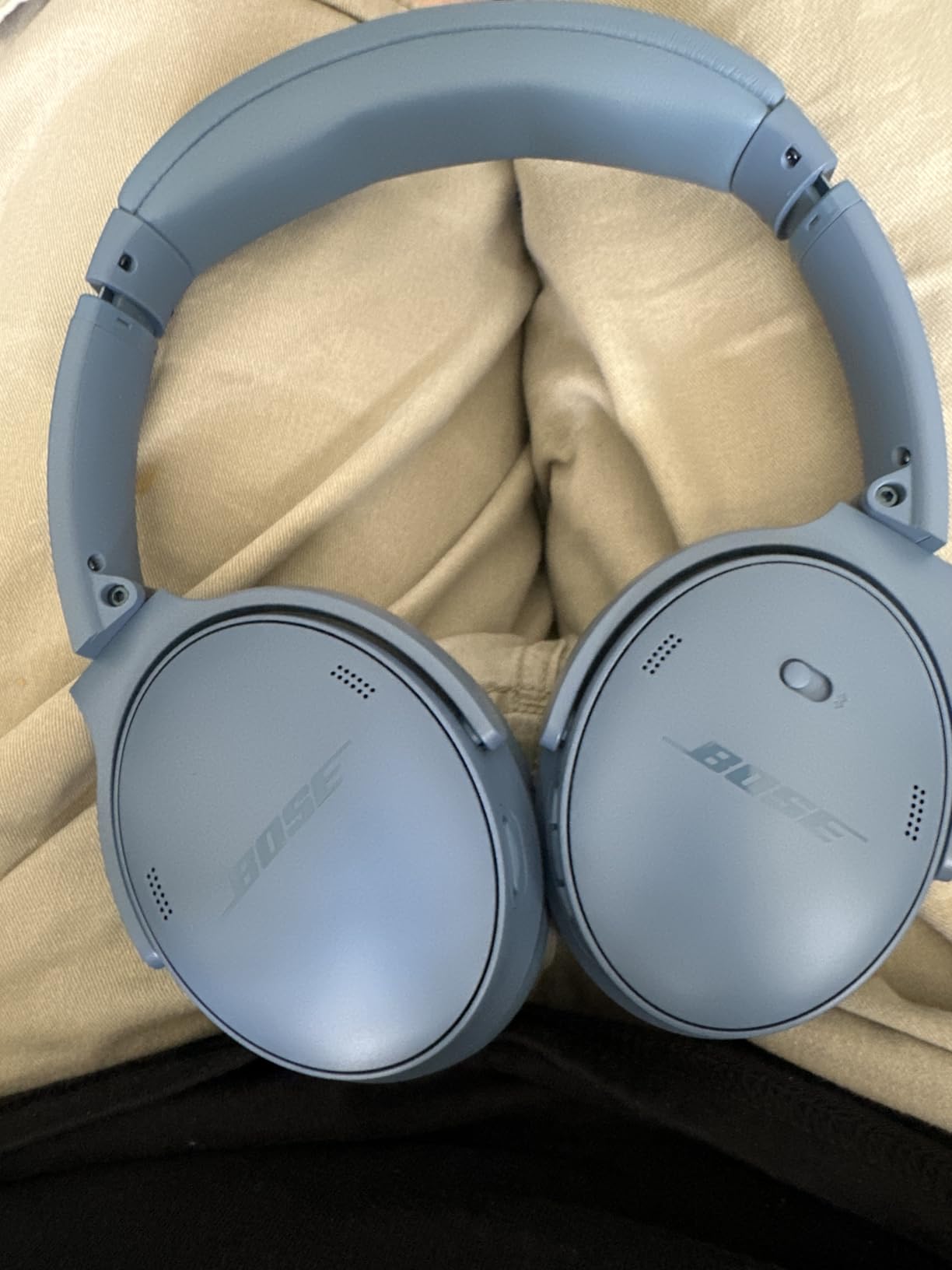 Bose QuietComfort Headphones - Wireless Bluetooth Headphones, Active Over Ear Noise Cancelling and Mic, USB-C Charging, Deep Bass, Up to 24 Hours of Playtime, Black customer photo 1