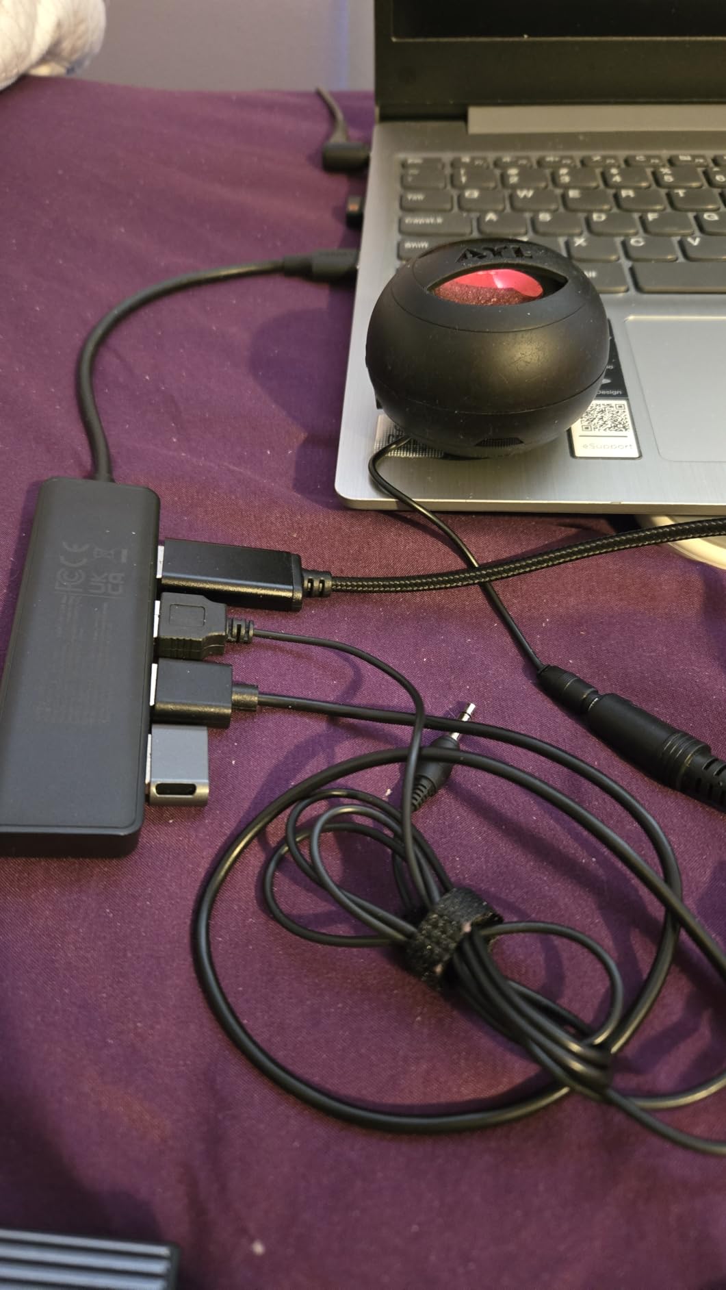 UGREEN USB 3.0 Hub, 4 Ports USB A Splitter Ultra-Slim USB Expander, 0.5 ft customer photo 1