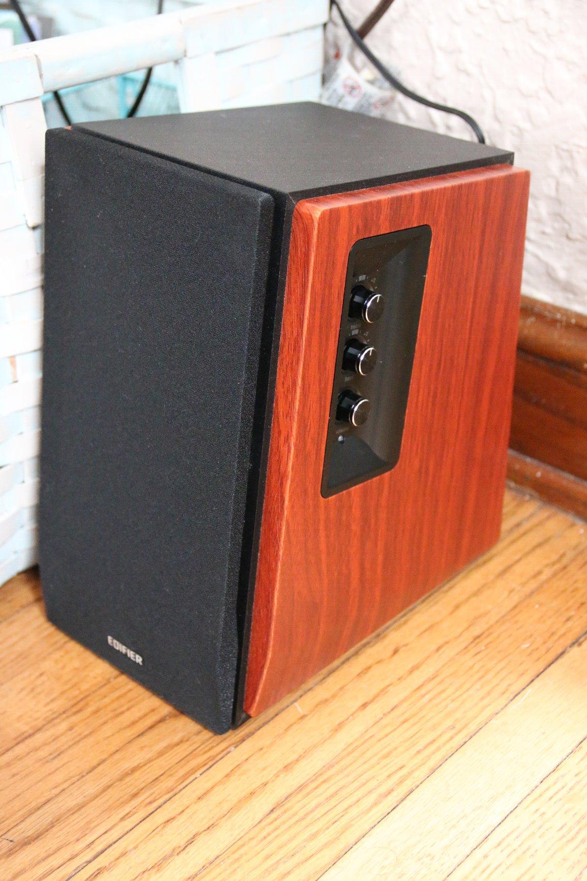 Edifier R1700BT Bluetooth Bookshelf Speaker - Active Near-Field Studio Monitors - Powered Speakers 2.0 Setup Wooden Enclosure - 66w RMS White customer photo 1