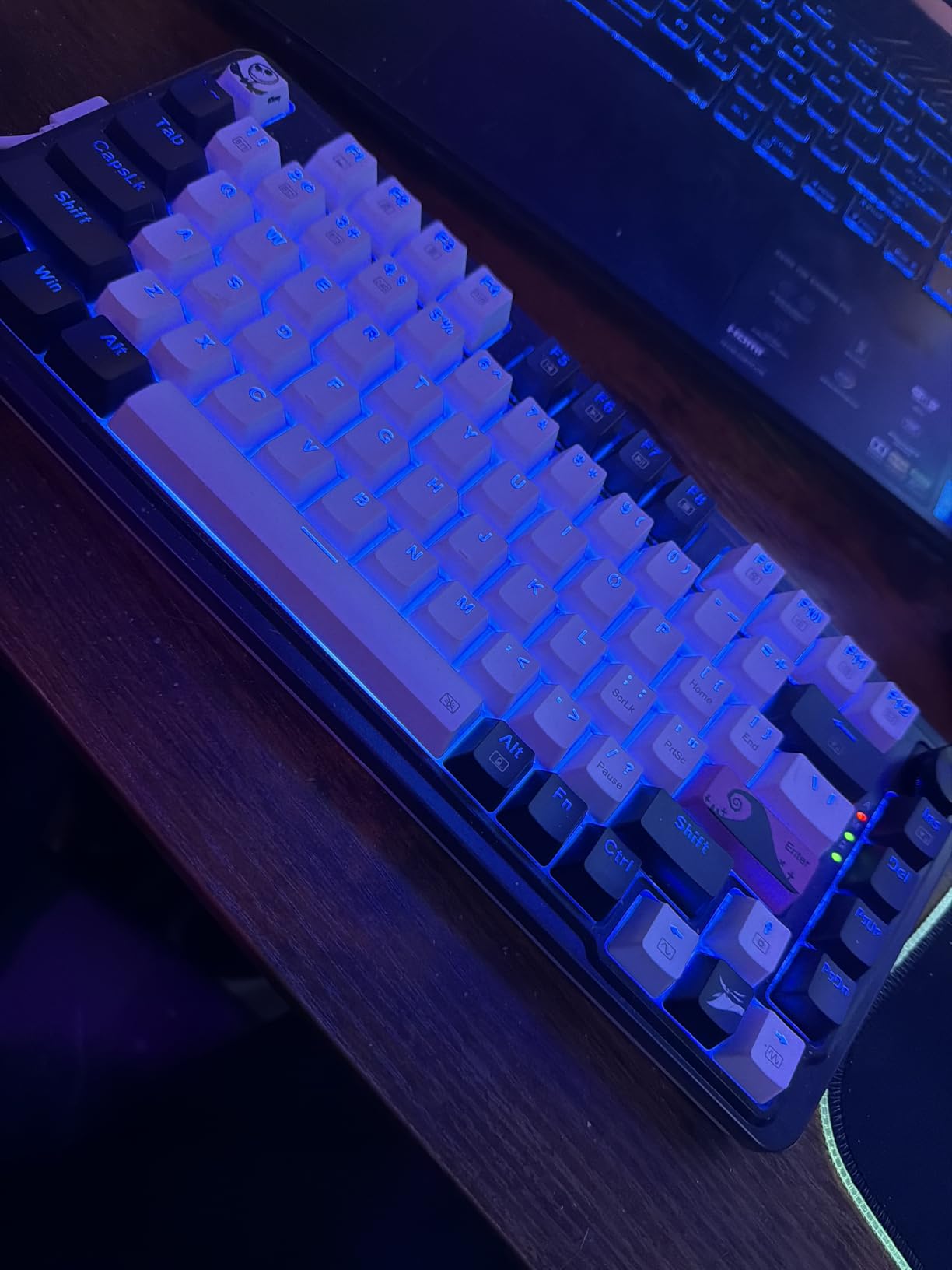 Redragon K673 PRO Wireless 81-Key RGB Gasket Gaming Keyboard, Scroll Knob customer photo 2
