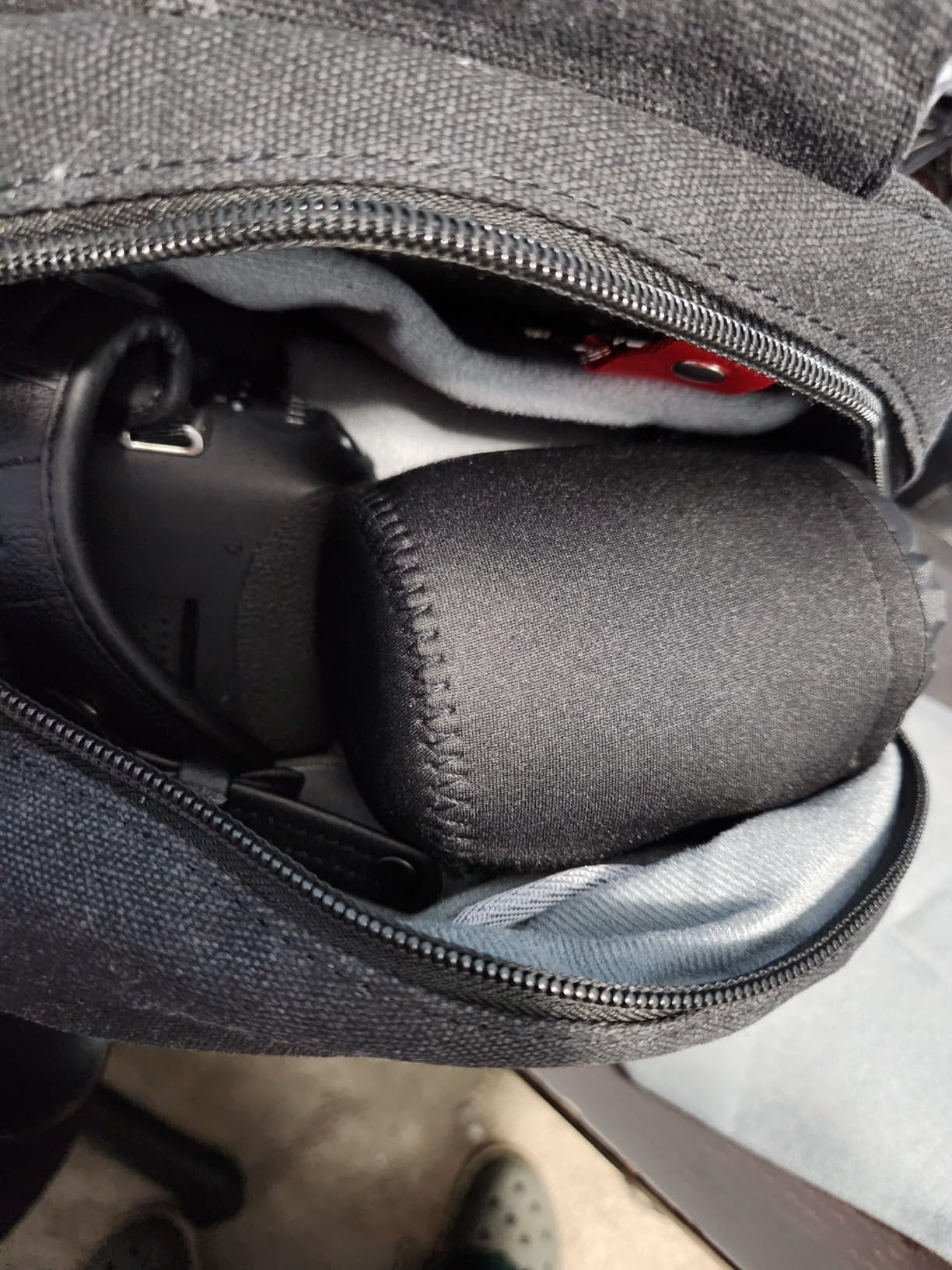Cwatcun Large Camera Sling Bag, Crossbody Chest Bag with Tripod Holder customer photo 1