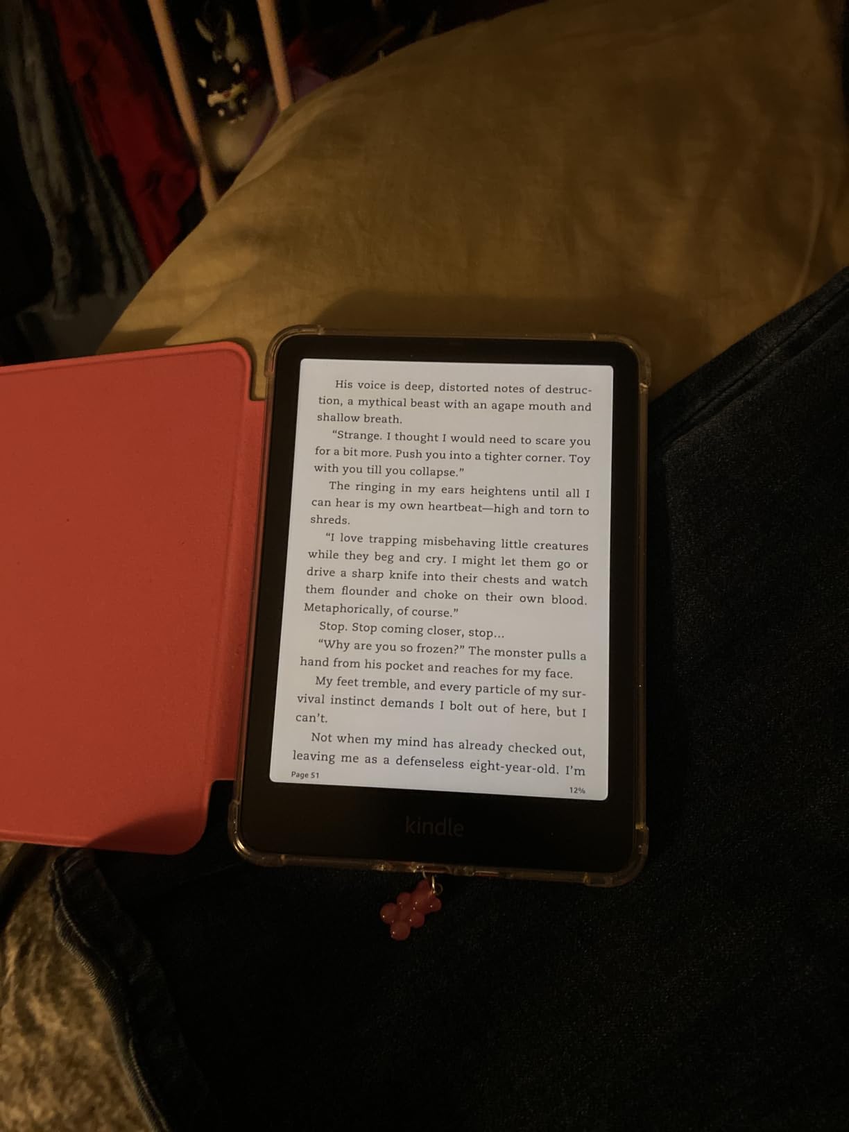 Amazon Kindle Paperwhite Signature Edition 32GB (newest model) – 20% faster with auto-adjusting front light, wireless charging, and weeks of battery life – Metallic Raspberry customer photo 2