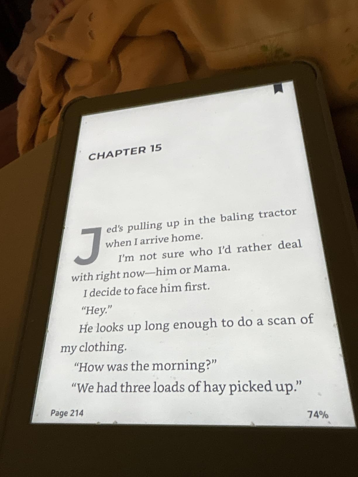 Amazon Kindle 16 GB (newest model) - Lightest and most compact Kindle, now with faster page turns, and higher contrast ratio, for an enhanced reading experience - Black customer photo 2