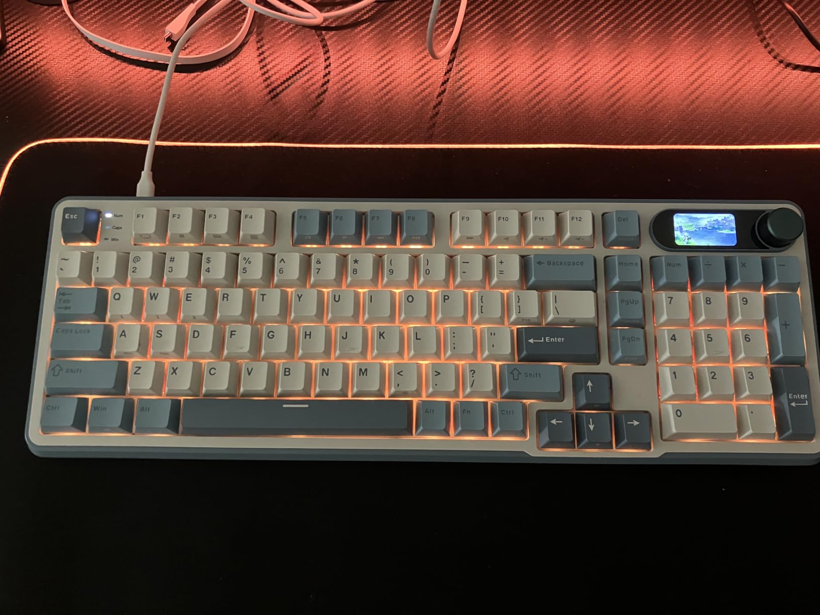 RK ROYAL KLUDGE S98 Wireless Mechanical Keyboard w/Smart Display & Knob customer photo 1