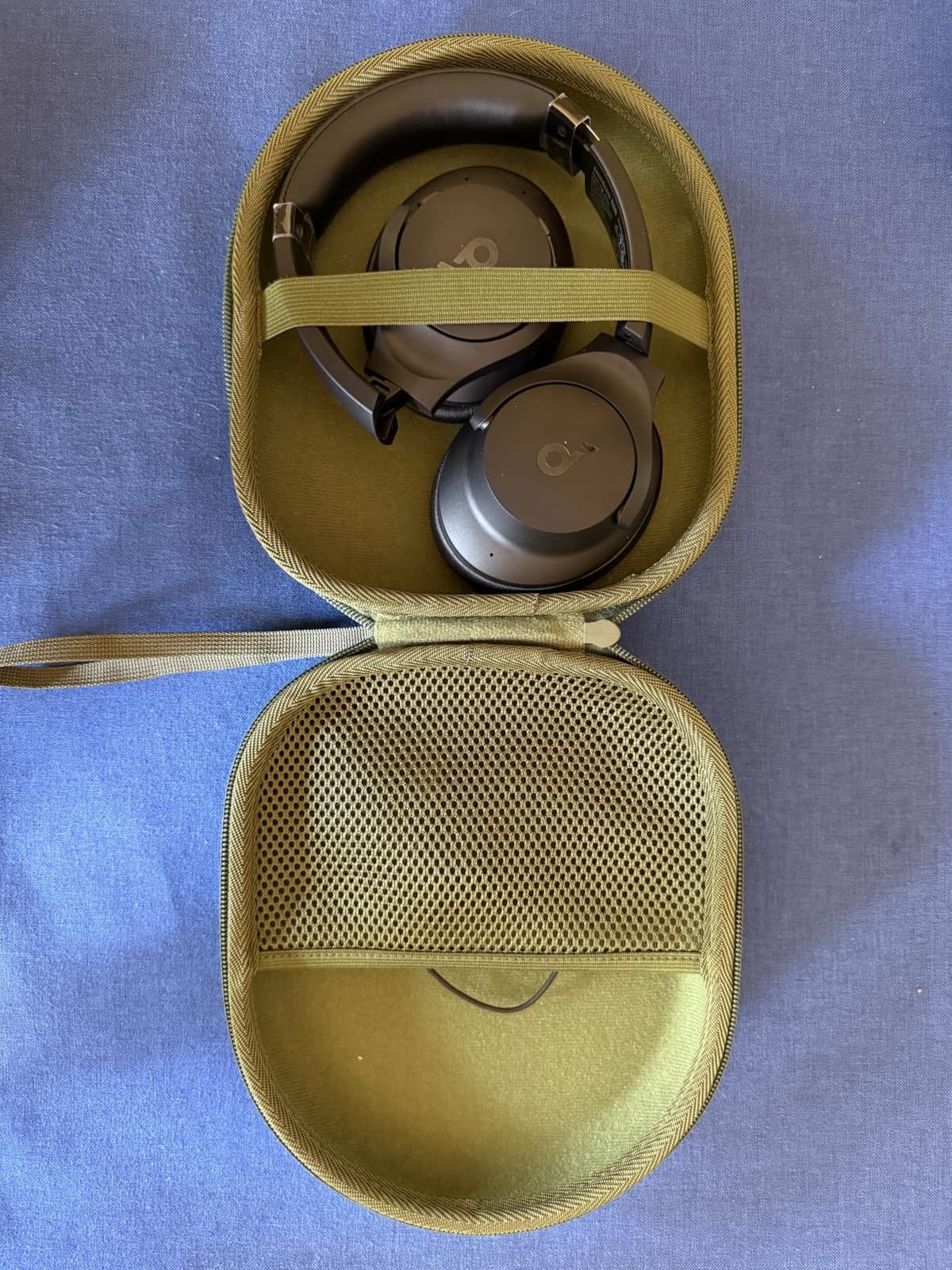Soundcore by Anker Q20i Hybrid Active Noise Cancelling Headphones, White customer photo 2