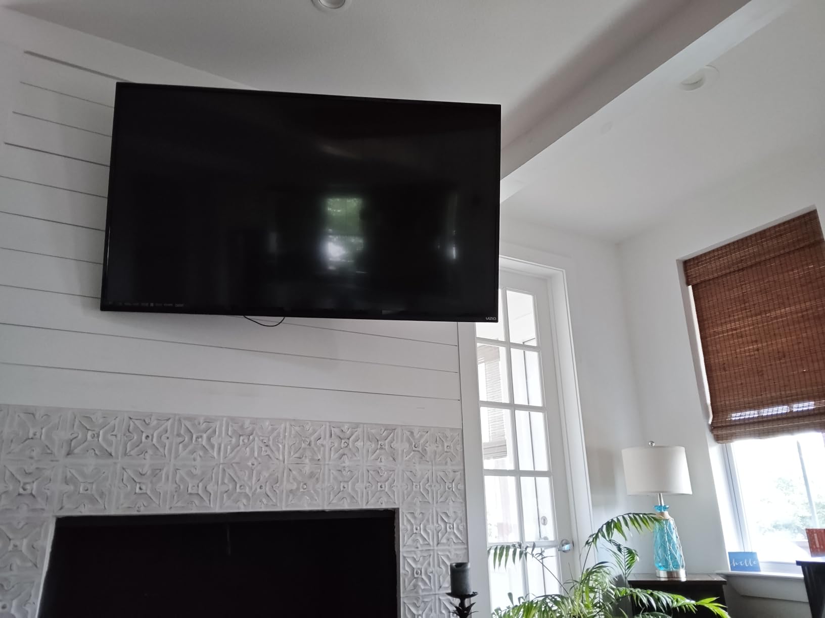 USX MOUNT Full Motion TV Wall Mount for Most 32-70 inch TVs up to 99 lbs, Wall Mount Bracket with Dual Articulating Arms, Swivel, Tilt, Max VESA 400x400mm, TV Mount Fits 12”/16” Wood Studs customer photo 1