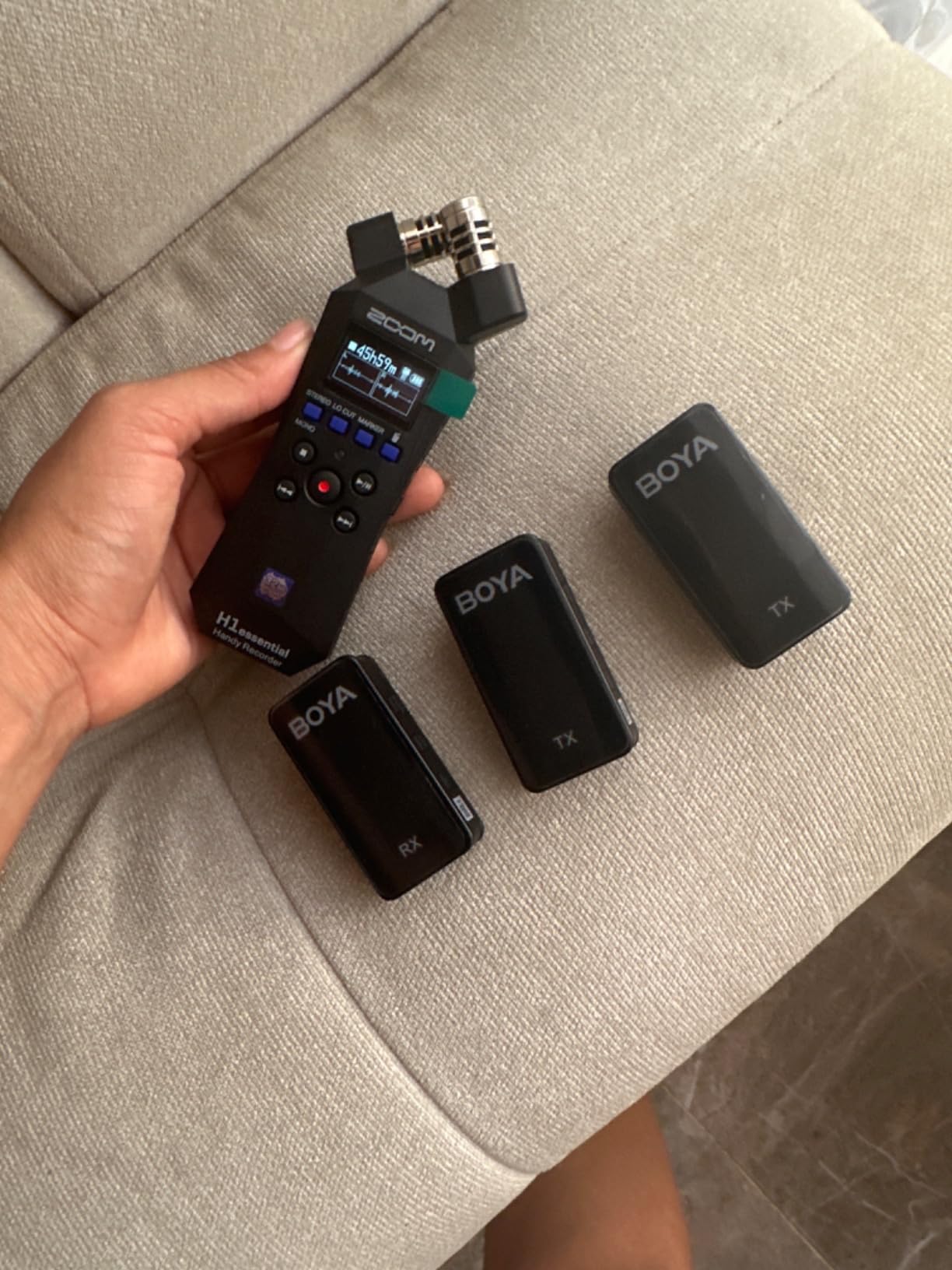 Zoom H1 Essential Recorder for Musicians, Podcasters & Content Creators customer photo 1