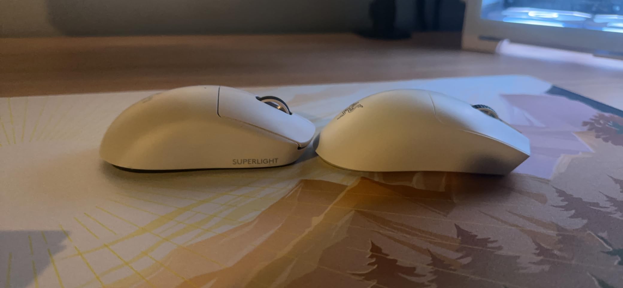 Razer Viper V3 Pro Wireless Esports Gaming Mouse, 55g Lightweight, White customer photo 1