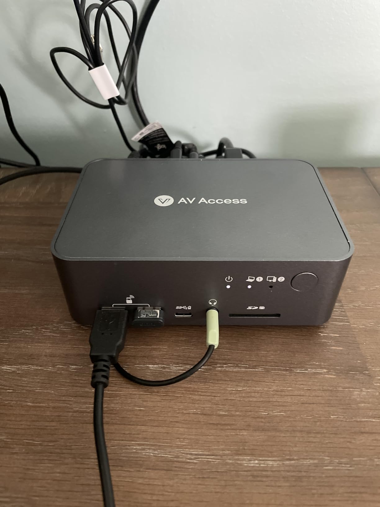 AV Access Dual Monitor KVM Docking Station for Laptop & Desktop(iDock C10) customer photo 1