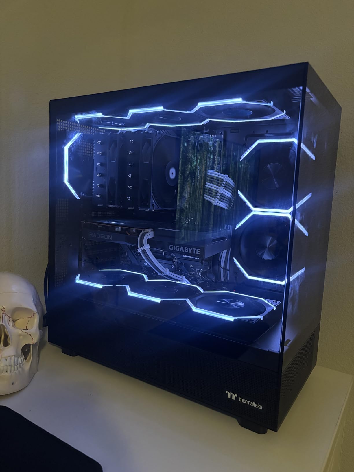 Thermaltake View 270 Plus TG ARGB Black Mid Tower E-ATX Case; 3x120mm ARGB Fans Included; Support Up to 360mm Radiator; Front & Side Dual Tempered Glass Panel; CA-1Y7-00M1WN-01; 3 Year Warranty customer photo 2