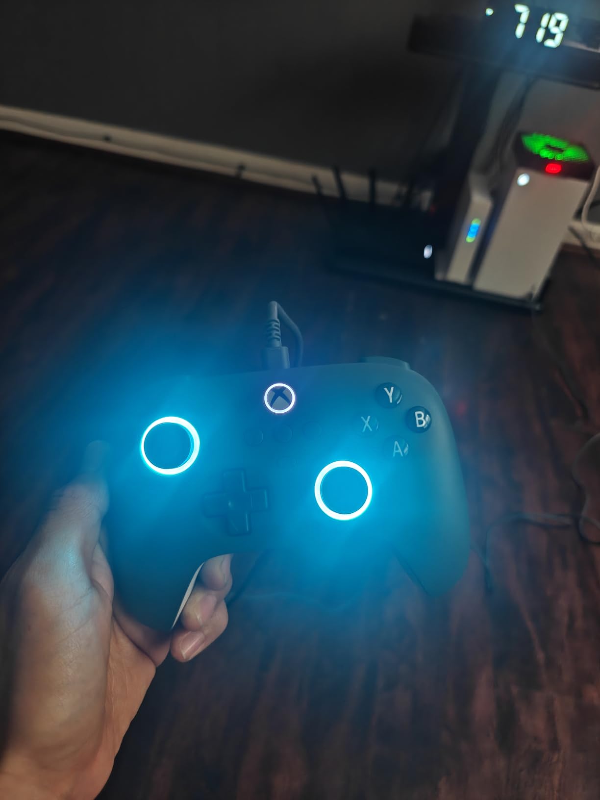 8BitDo Ultimate C Wired Controller for Xbox with Hall Effect Joysticks and Triggers, RGB Lighting Fire Ring, Compatible with Xbox Series X|S, Xbox One, Windows 10/11 - Officially Licensed (Dark Gray) customer photo 2