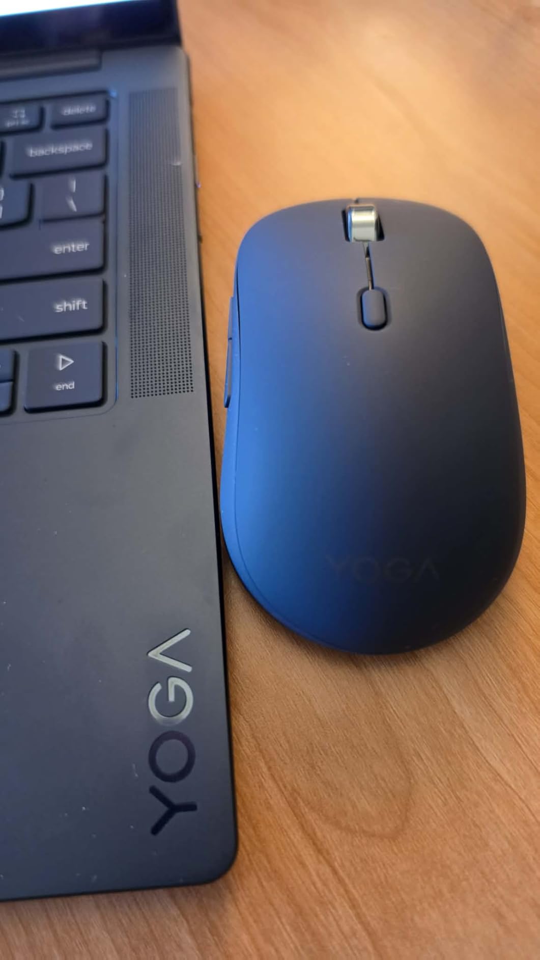 Lenovo Yoga Pro Mouse, Bluetooth, USB-C Rechargable, Dual Mode Bluetooth, 6 Button, Right Handed Design, Ergonomic Design, Programmable Buttons, 2-Way Metal Scroll Wheel, Tidal Teal customer photo 1