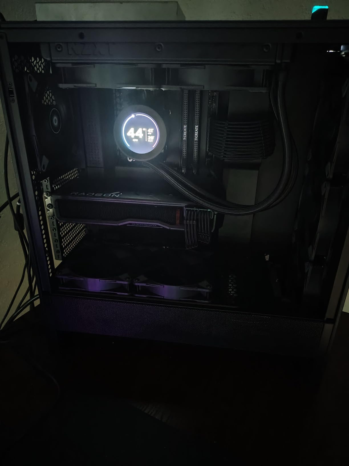 NZXT H5 Flow - Compact ATX Mid-Tower PC Case - Black | Compact mid-tower with 2 included 120mm fans, 360mm front radiator support, and tempered glass. A great first airflow build. customer photo 2