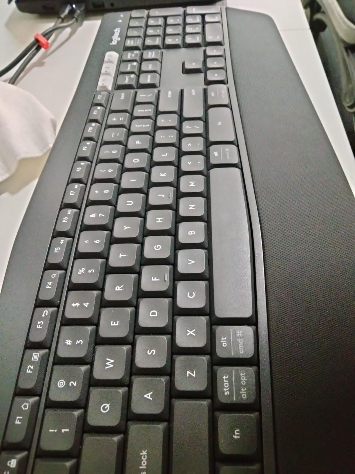 Logitech MK850 Performance Wireless Keyboard and Mouse Combo - Graphite customer photo 2
