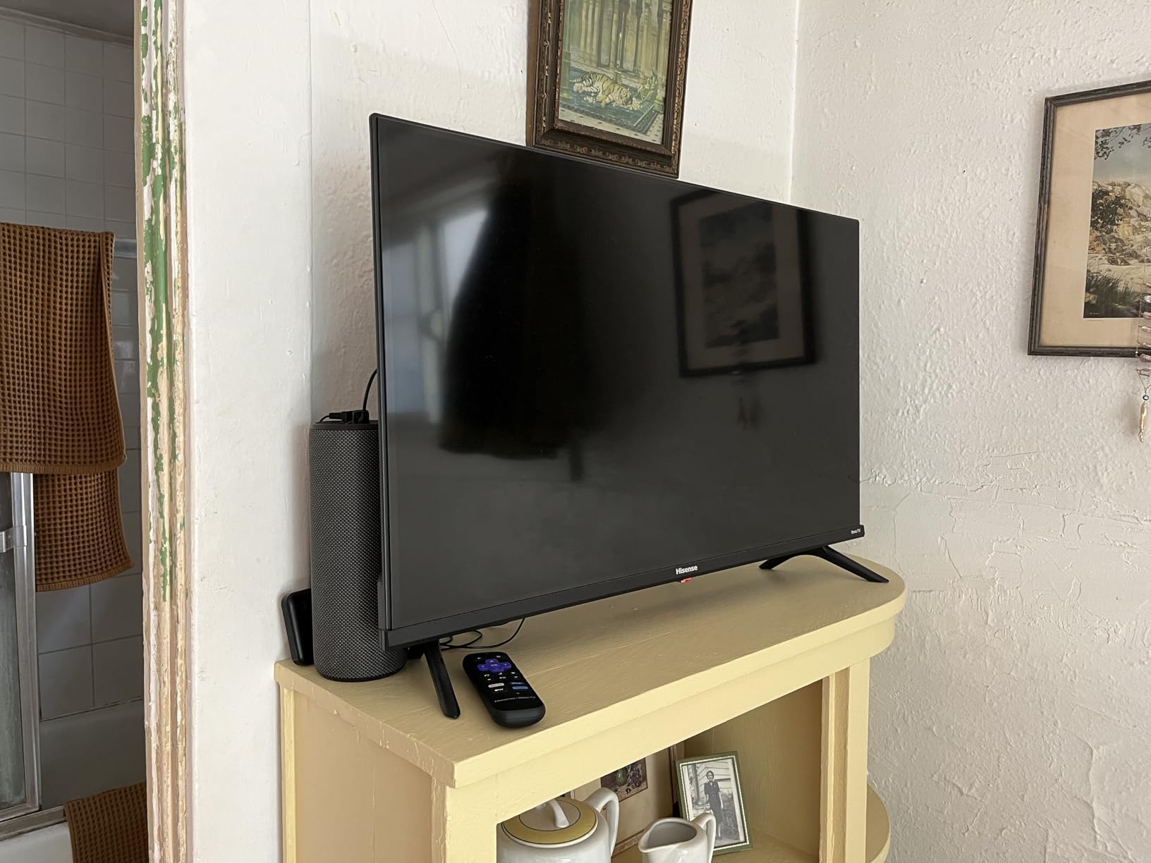 Hisense 40-Inch Class A4 Series FHD 1080p Smart Roku TV with Alexa Compatibility (40A4NR) - Dolby Audio, Slim Bezel Design, Google Assistant customer photo 1