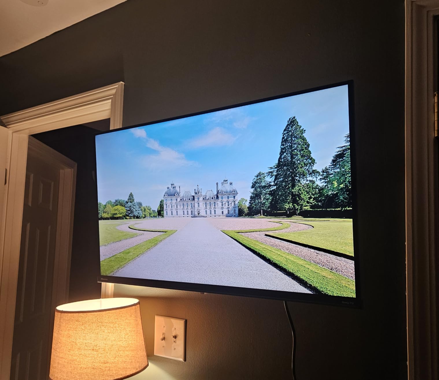 Hisense 40-Inch Class A4 Series FHD 1080p Smart Roku TV with Alexa Compatibility (40A4NR) - Dolby Audio, Slim Bezel Design, Google Assistant customer photo 2