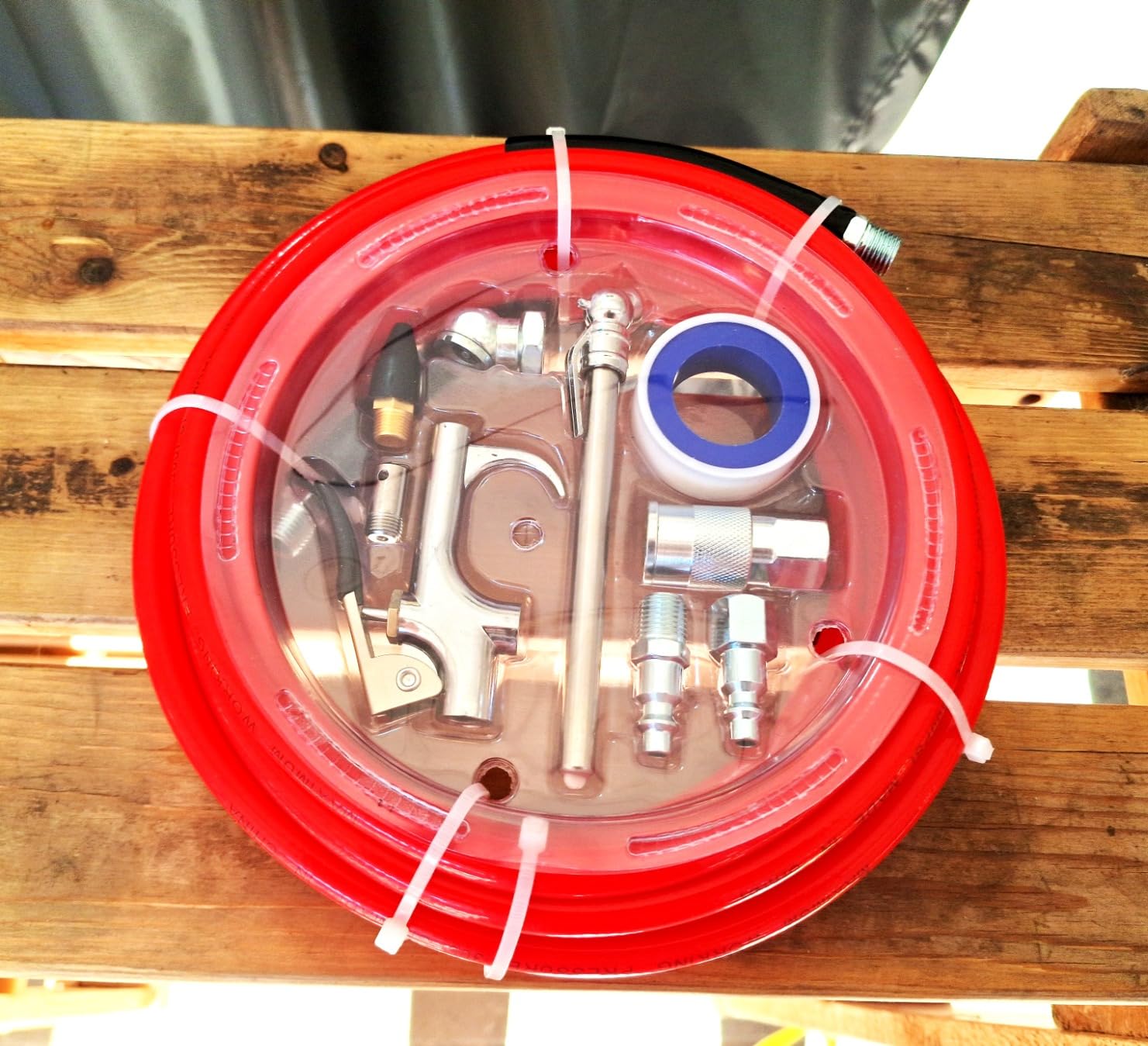 ECOMAX Air Compressor 6 Gallon 150 PSI Pancake Portable Oil-free Tank with 10 PCS Accessories Kit customer photo 2