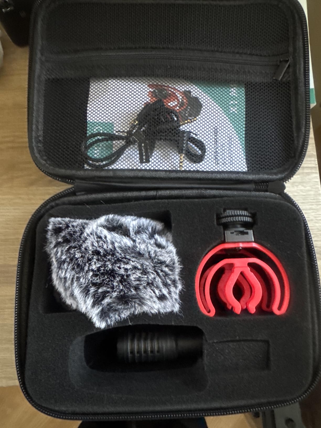 Movo X1-Mini Video Shotgun Mic for Camera - Supercardioid 3.5mm/USB-C Analog/Digital Camera Microphone for DSLR, iPhone and Android Smartphones, Computers - Compatible with Canon EOS, Nikon, Sony customer photo 1