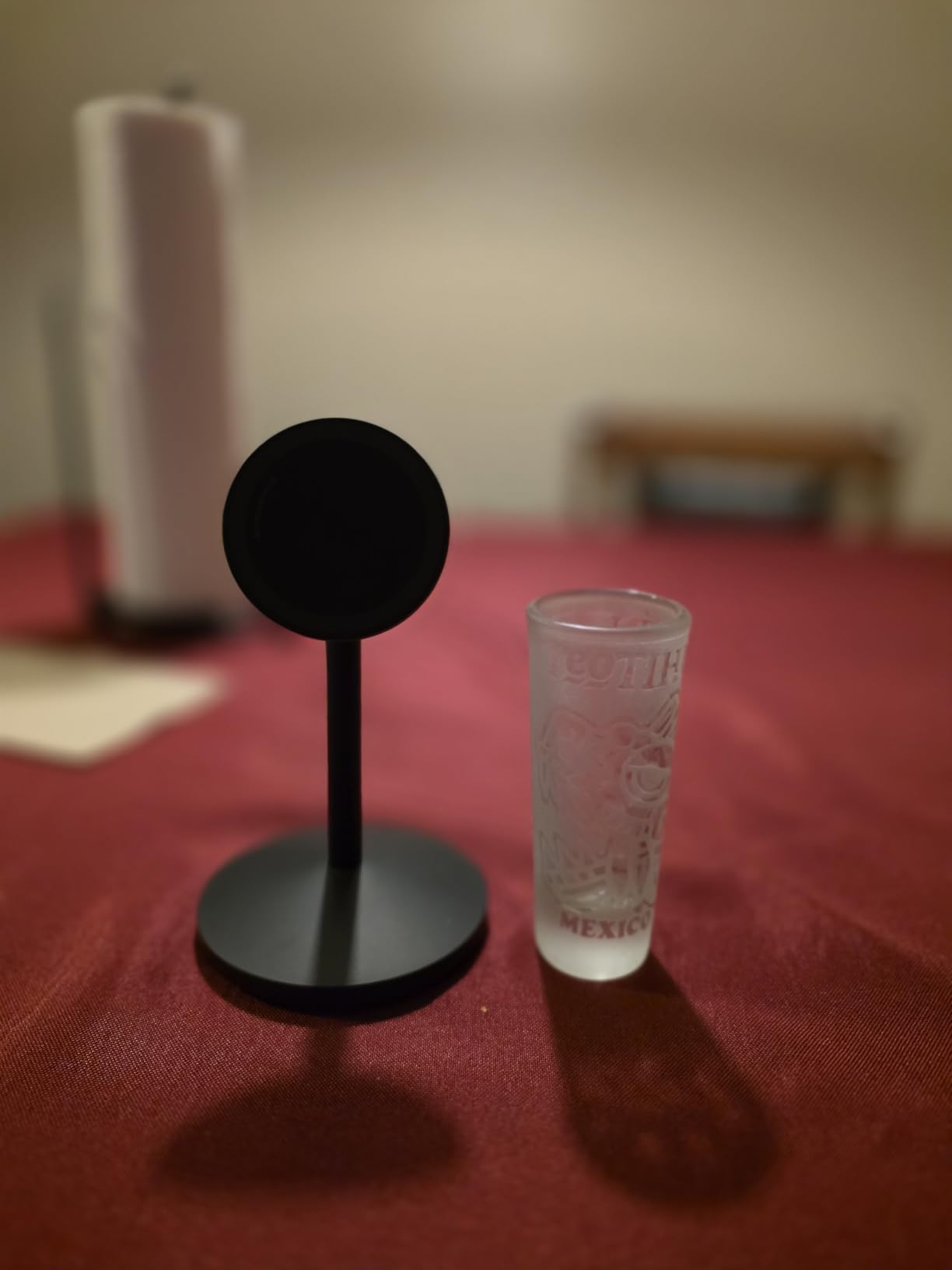Anker MagSafe Charger, MagGo Qi2 15W 360-Degree Wireless Charger Stand customer photo 1