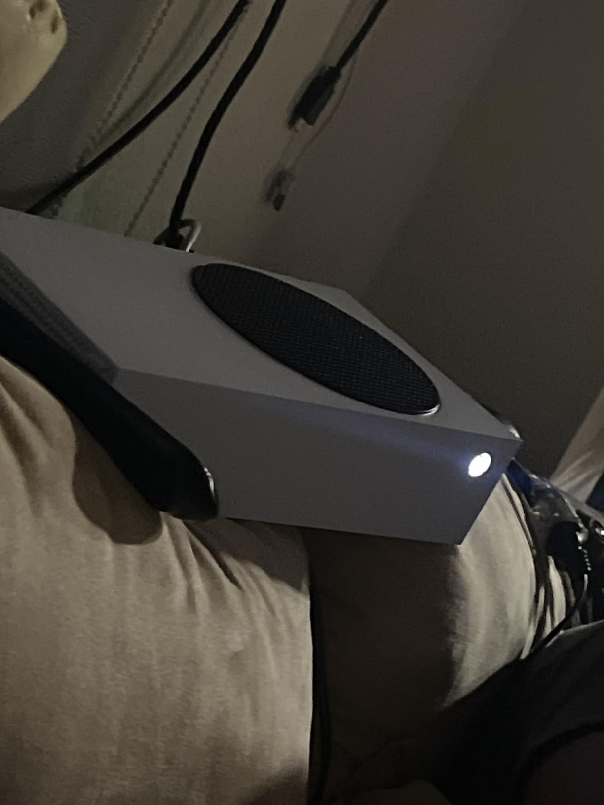 Xbox Series S - All Digital Gaming Console - 1TB SSD - Includes Wireless Controller - 120FPS - Robot White customer photo 2