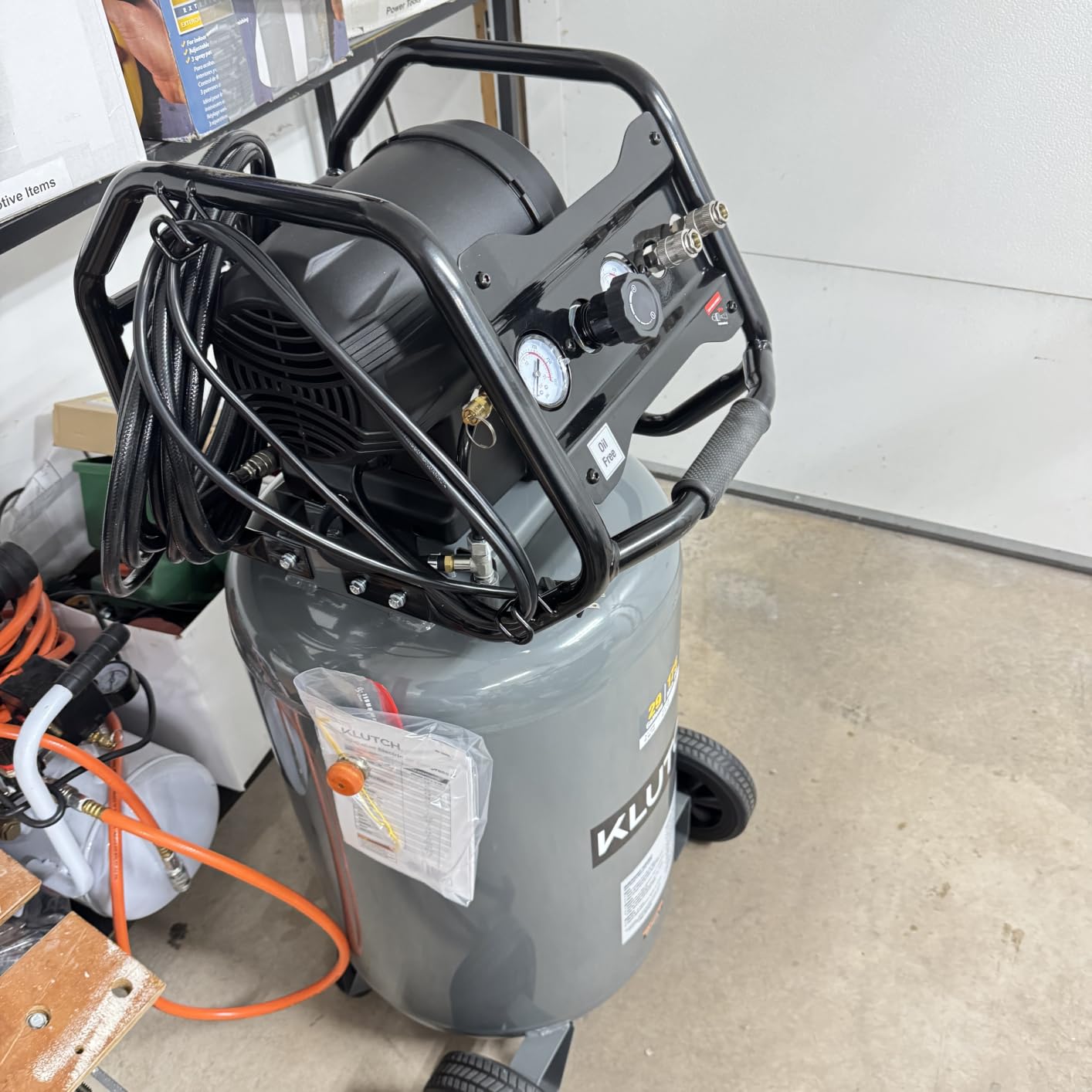 Klutch 29-Gallon Air Compressor, 2.5 HP, 120V, 175 PSI, 5.1 CFM at 90 PSI customer photo 2