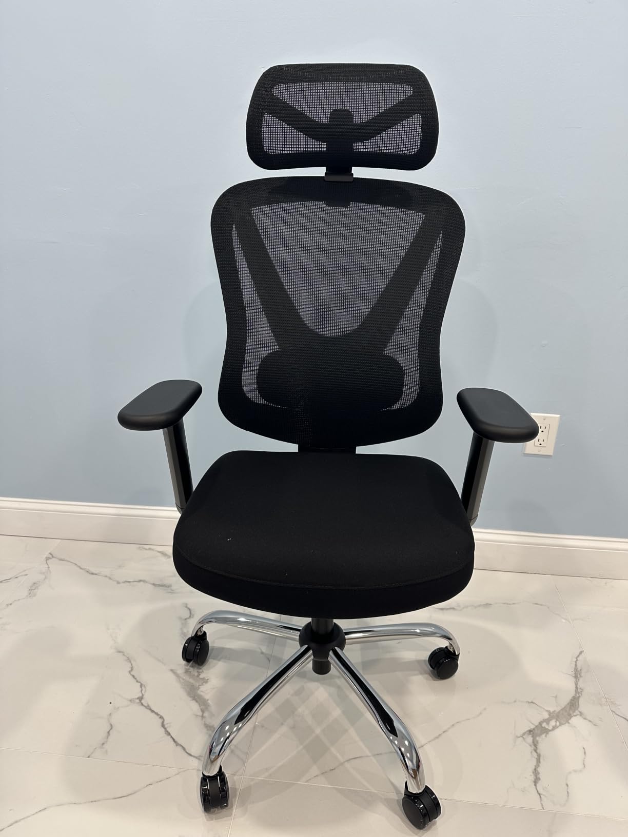 HOLLUDLE Ergonomic Mesh Office Chair - 3D Adjustable Lumbar Support & 3D Armrests, V-Shaped Back, Adjustable Desk Chair for Office & Home, White customer photo 2