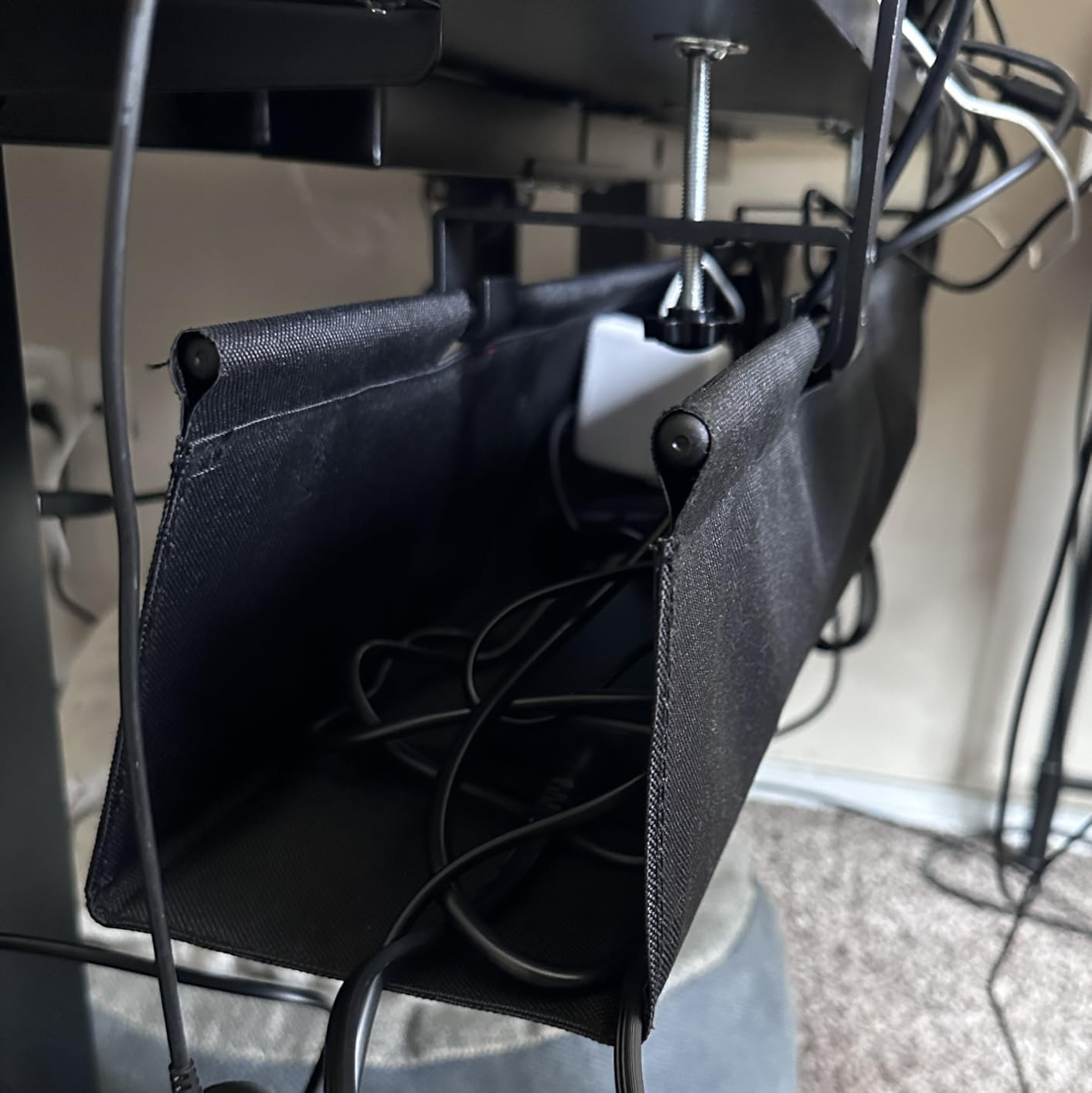 Univivi No Drill Under Desk Cable Management Tray, 36 inch Cable Management customer photo 1