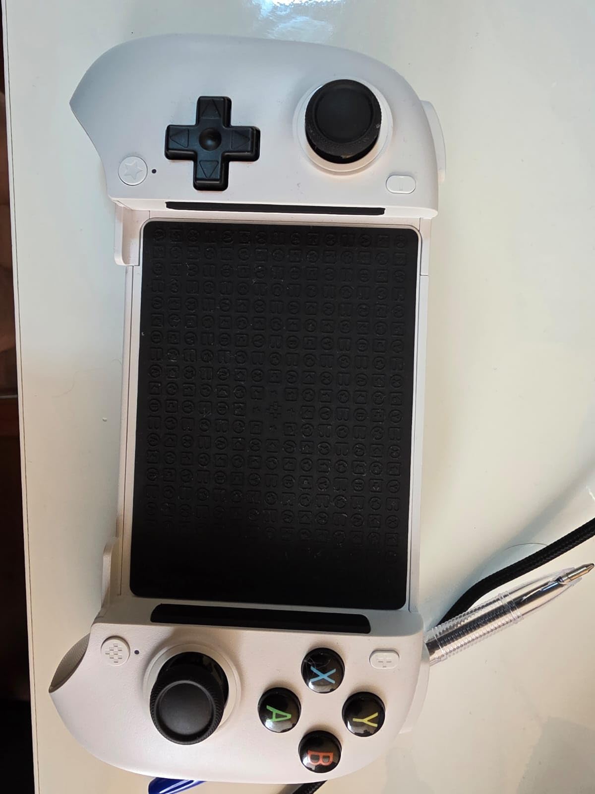 8BitDo Ultimate Mobile Gaming Controller for Android devices, Bluetooth Mobile Game Controller with Hall Effect Joysticks and Hall Triggers (White) customer photo 2