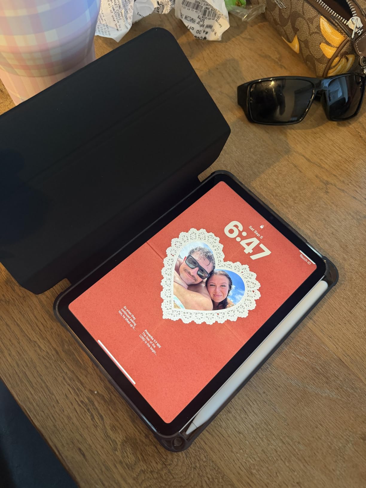 Apple iPad mini (A17 Pro): Apple Intelligence, 8.3-inch Liquid Retina Display, 256GB, Wi-Fi 6E, 12MP Front/12MP Back Camera, Touch ID, All-Day Battery Life — Purple customer photo 1