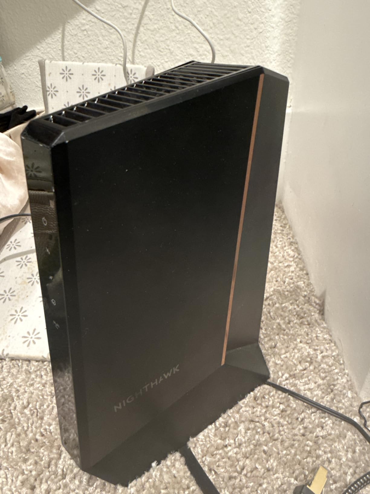 NETGEAR Nighthawk DOCSIS 3.1 Mid/High-Split Modem (CM3000-1AZNAS) – Approved for Today's Fastest Speeds - Works with All Providers, Incl. Xfinity, Spectrum, Cox - Plans up to 2.5Gbps customer photo 1