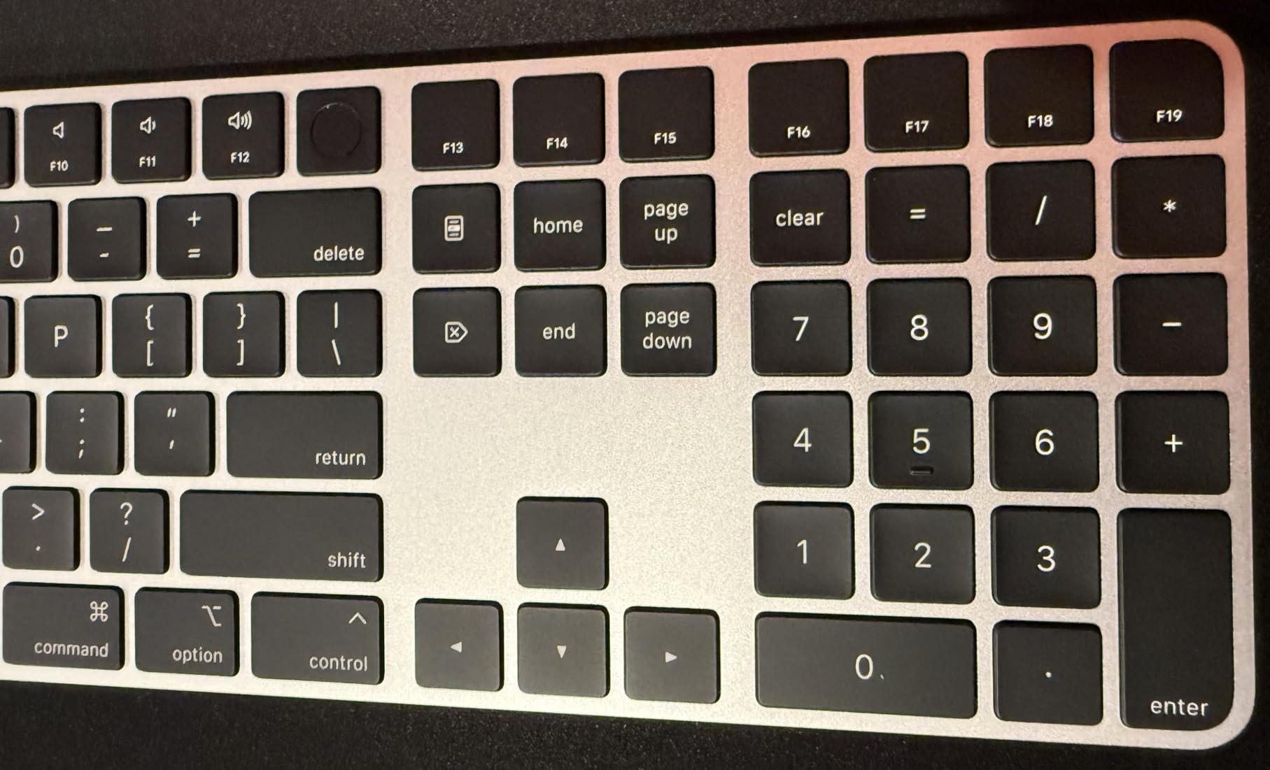 Magic Keyboard with Touch ID and Numeric Keypad for Mac Models with Apple Silicon - US English - Black Keys customer photo 2