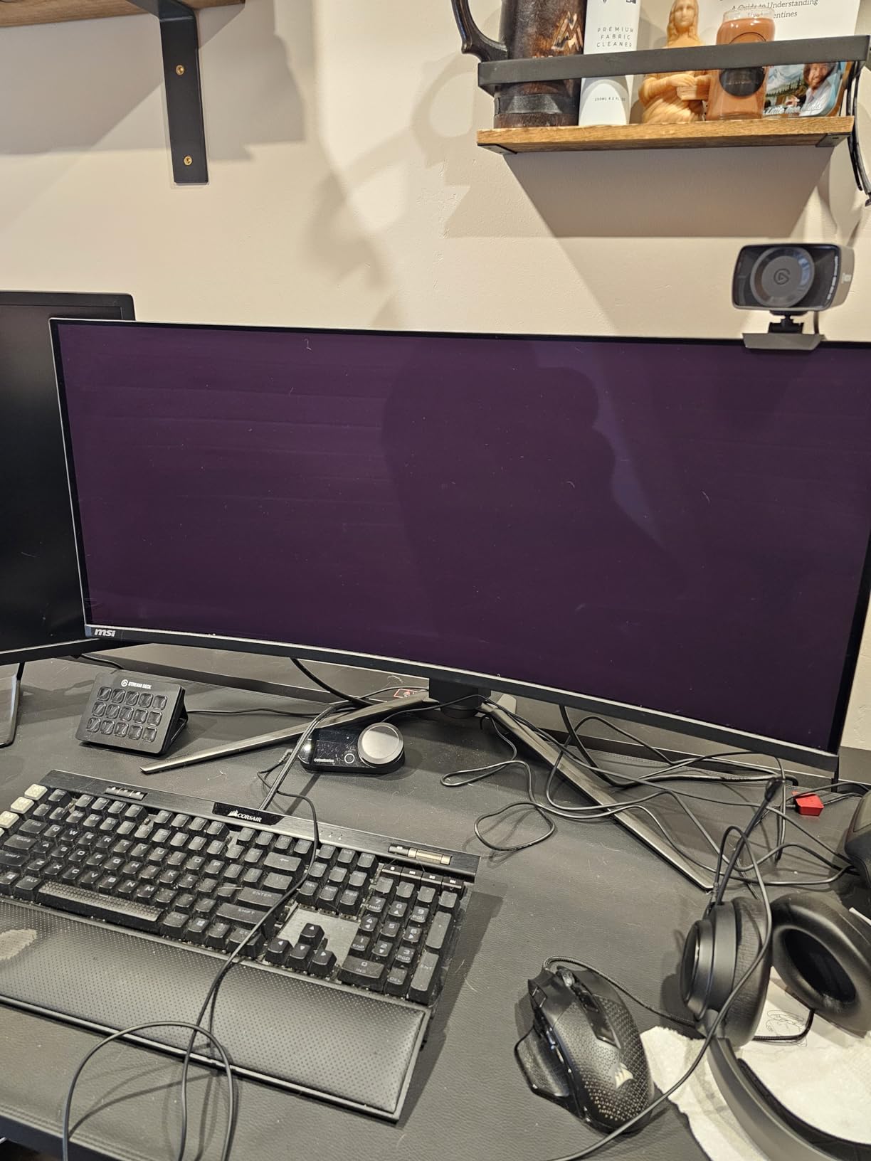 msi MPG 321CURX QD-OLED, 32-Inch, 4K UHD, 3840x2160,1700R,OLED Monitor, 240Hz, 0.03ms, DisplayHDR True Black 400, G-SYNC Compatible, HDMI 2.1, DP 1.4a, USB C (98W PD),Height Adjustable, Black customer photo 1